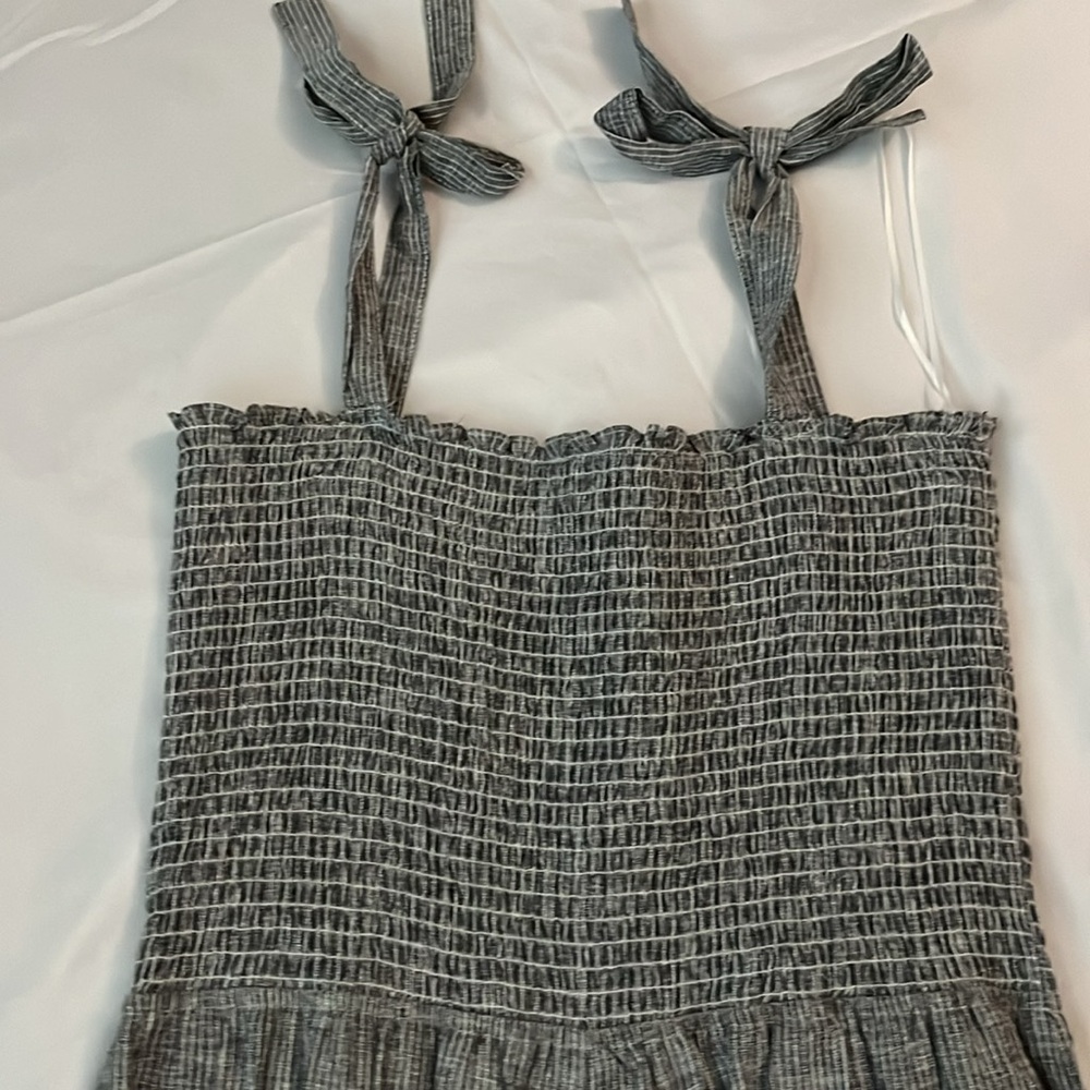 3/$30 linen smocked jumpsuit - Picture 4 of 6